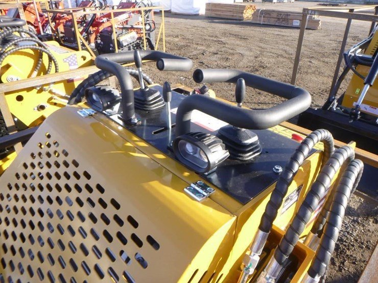 2025-agt-mx-mrt14-skid-steer-track-loader-image-14