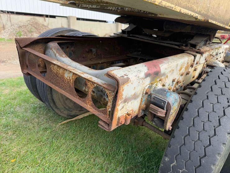 tri-axle-detach-trailer-image-11