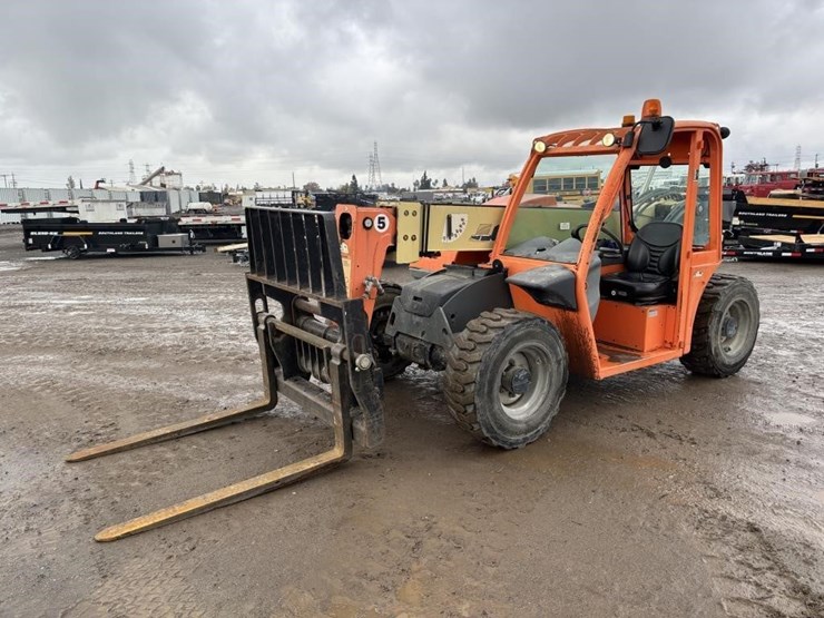 2013-jlg-g5-18a-image-1