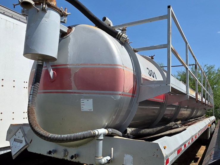 2012-proco-130bbl-vac-trailer-image-1