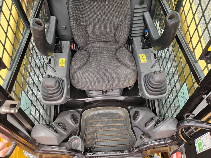 2015-caterpillar-289d-image-9