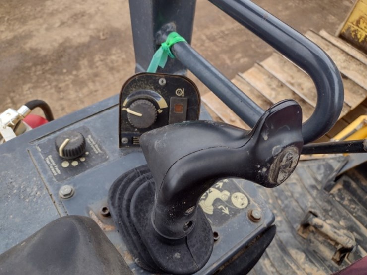 2005-deere-650j-lgp-image-9
