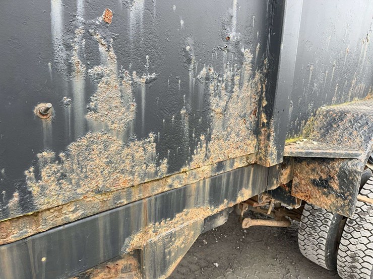 2005-gmc-topkick-c5500-image-16