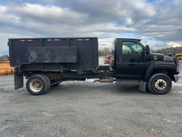 2005-gmc-topkick-c5500-image-4