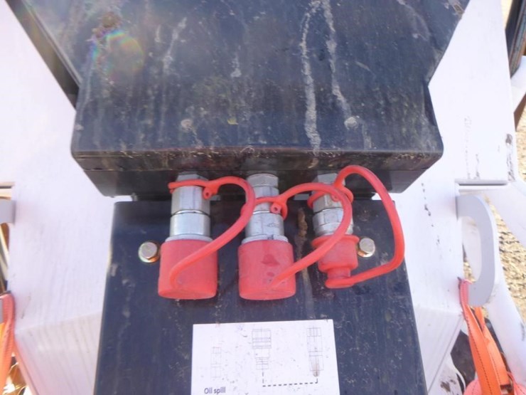 2025-bison-tele-bt360w-skid-steer-track-loader-image-11