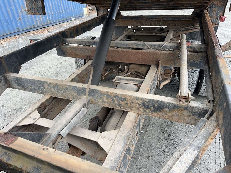 2005-gmc-topkick-c5500-image-24