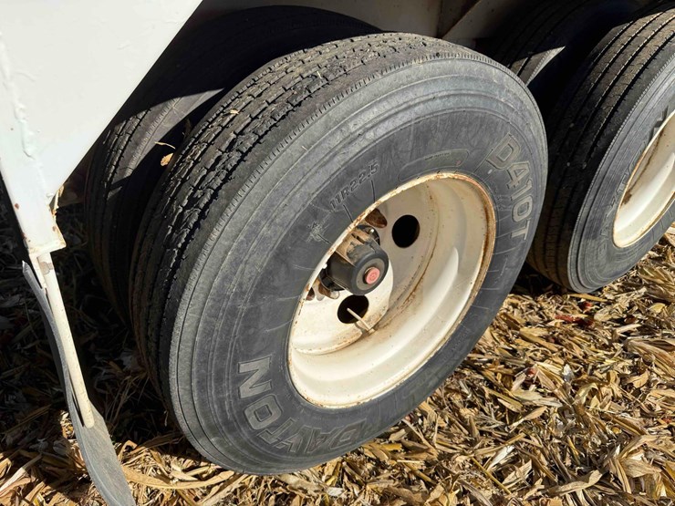 agri-trader-hopper-bottom-image-17