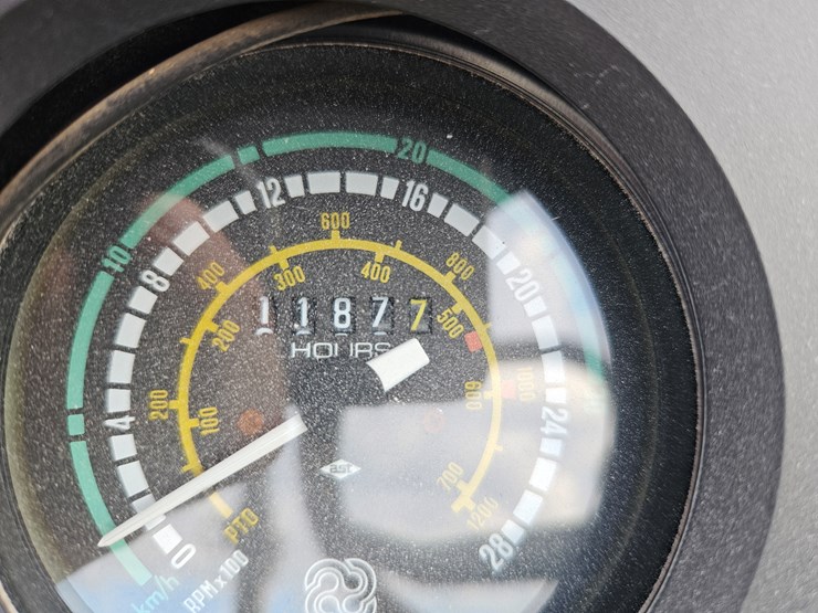 #203585-•-white-6045-tractor-image-14