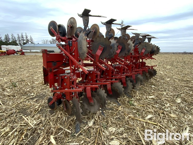 krause-4712df3-12r30-cultivator-image-7