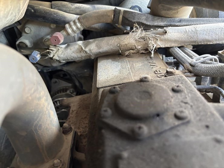 2012-takeuchi-tb180fr-image-53