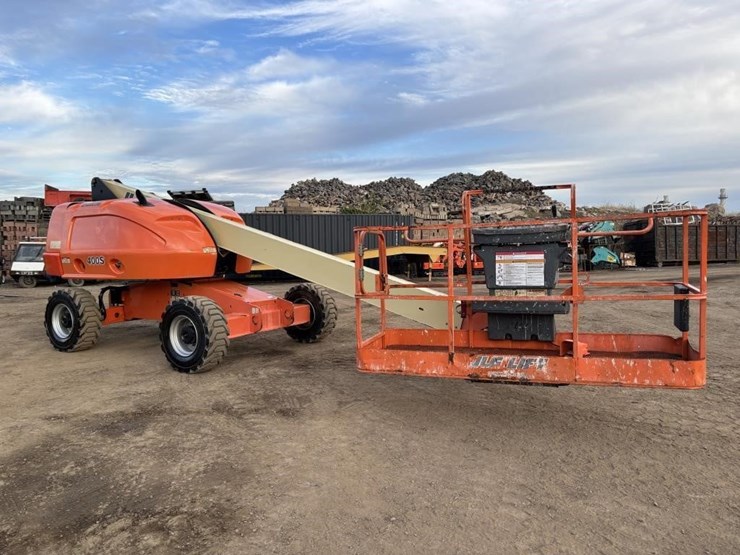 2013-jlg-400s-image-2