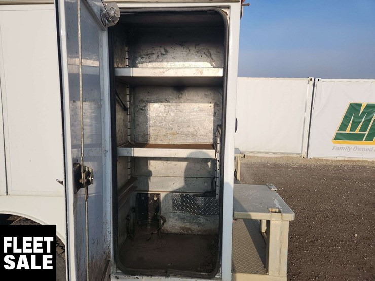 2006-ford-f550-image-28