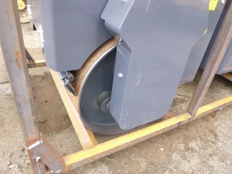 sdlool-sl1000-tandem-vibratory-roller-image-9