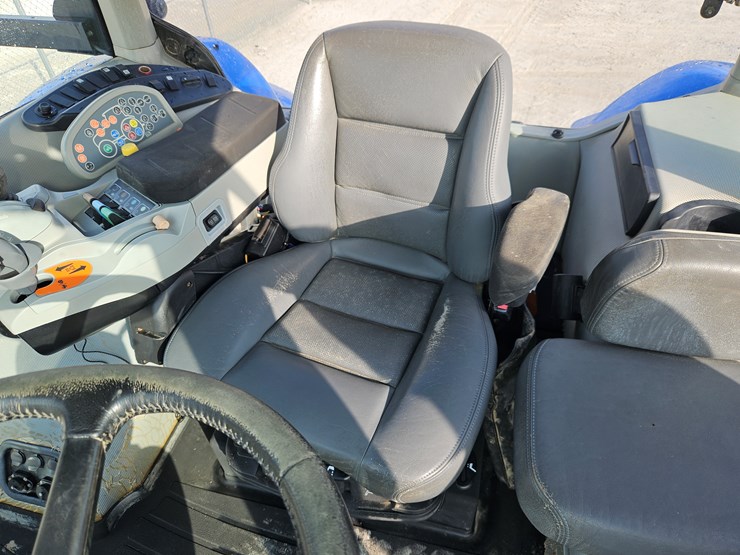 2015-new-holland-t8.410-image-8