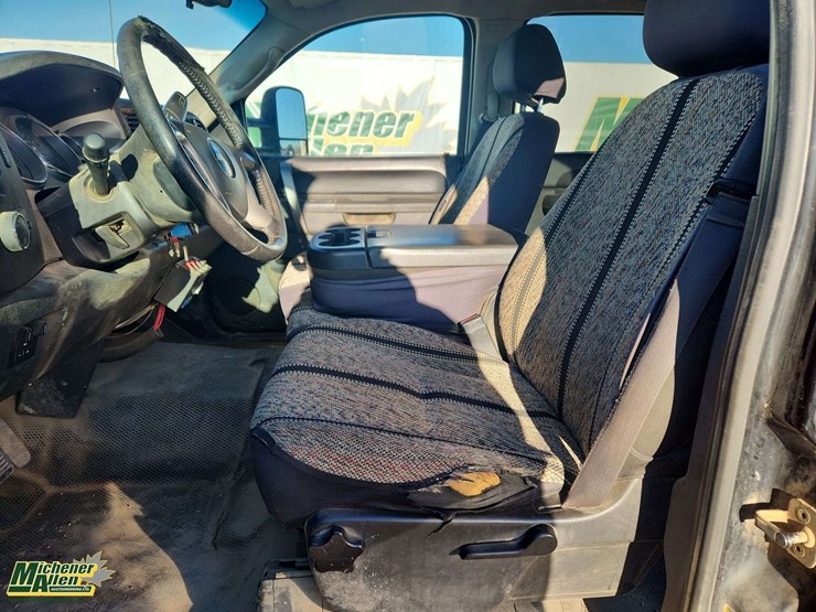 2013-chevrolet-silverado-2500hd-lt-image-18