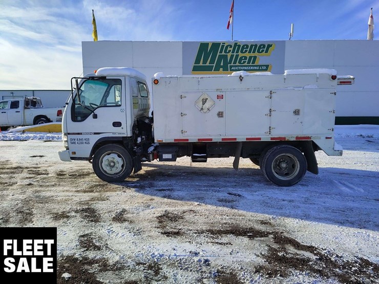 2007-gmc-w5500-image-2