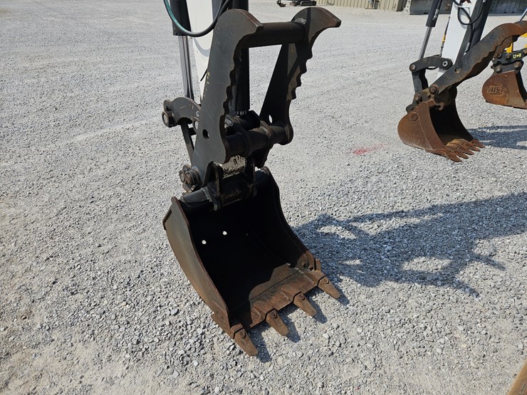 2016-bobcat-e63-image-6