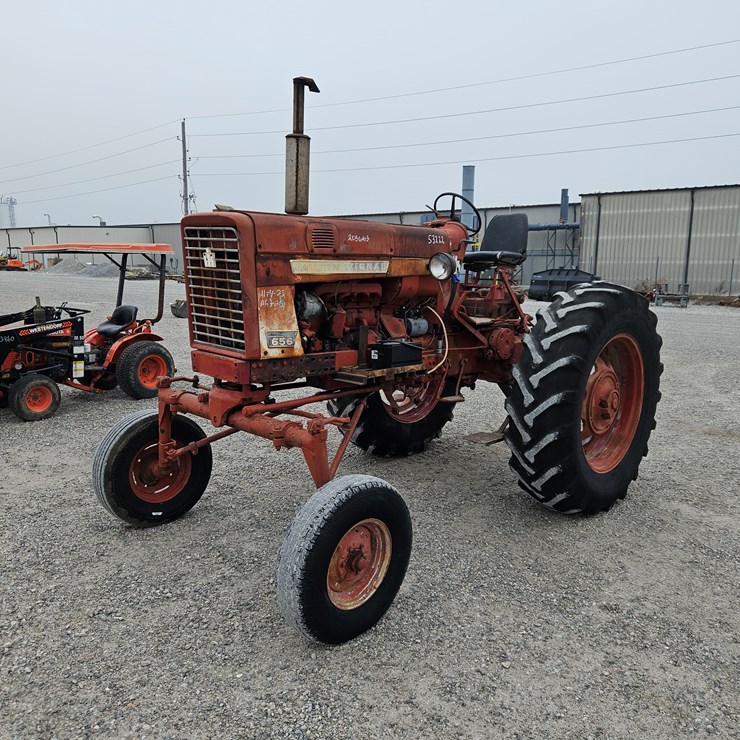 1968 INTERNATIONAL 656