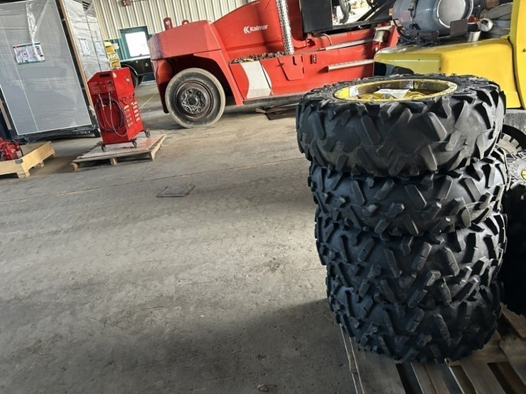 john-deere-gator-image-4