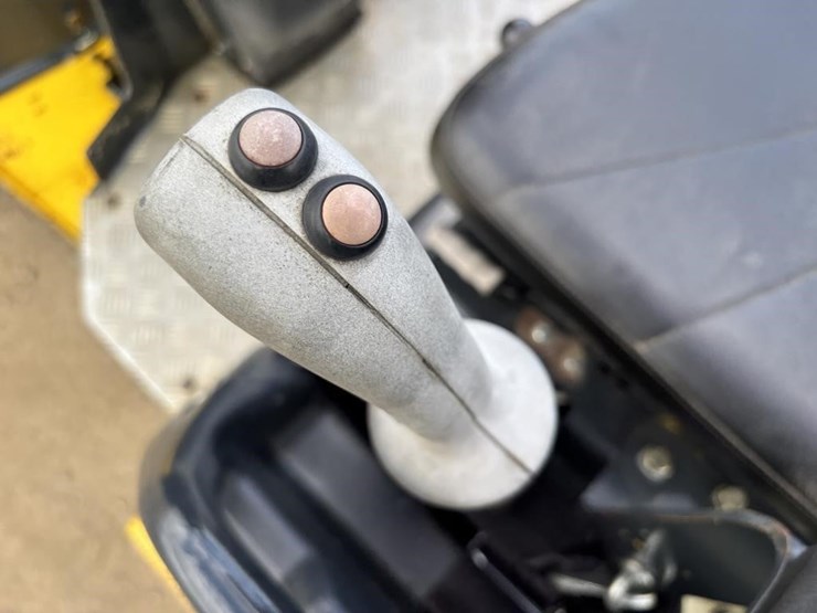 2017-bomag-bw120-image-22