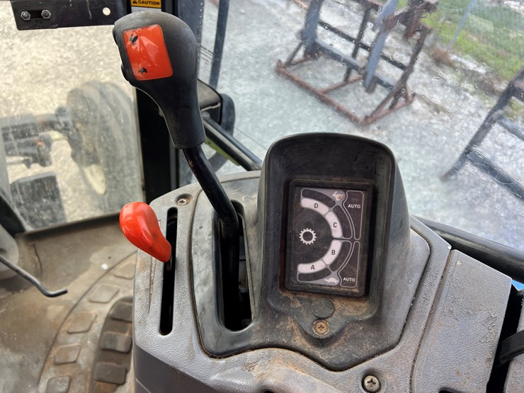 new-holland-ts115a-image-16