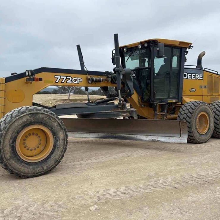 DEERE 772GP