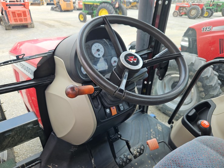2018-massey-ferguson-5711-image-17