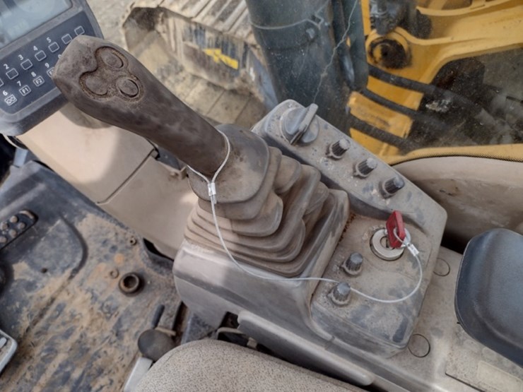 deere-225d-lc-image-9