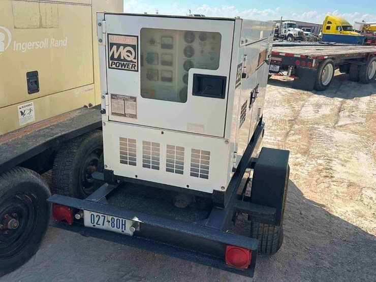 2010-multiquip-25kw-generator-image-4