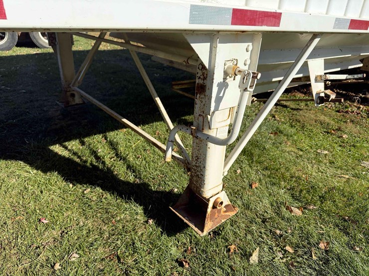 agri-trader-hopper-bottom-image-21