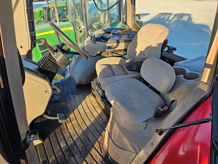 2010-case-ih-magnum-190-image-16