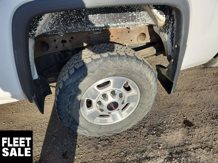 2018-gmc-sierra-2500hd-image-32