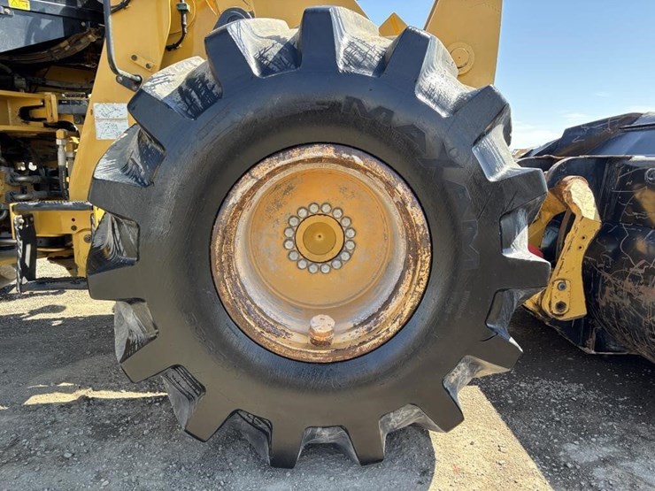 2019-caterpillar-930m-image-17