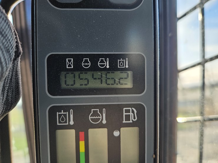 2012-case-sv250-image-10