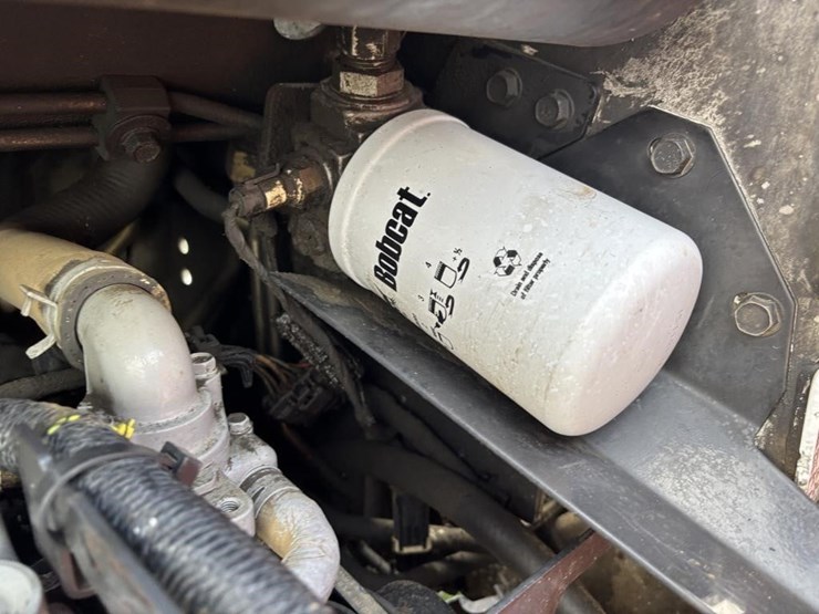 2012-bobcat-s175-image-38