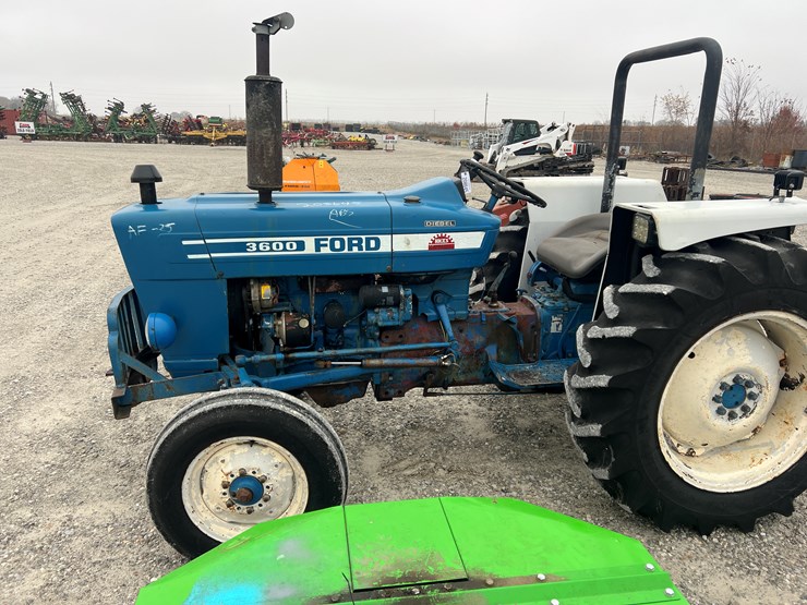 1975-ford-3600-image-14