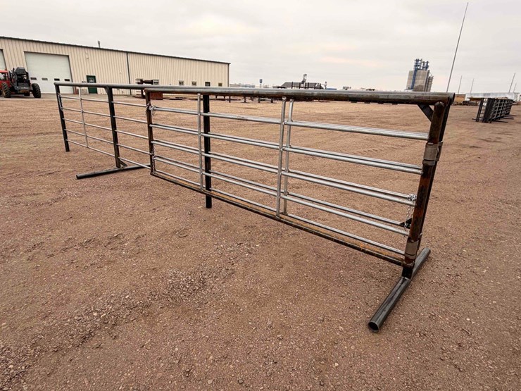 24-ft.-free-standing-panel-with-12-ft.-gate-image-6