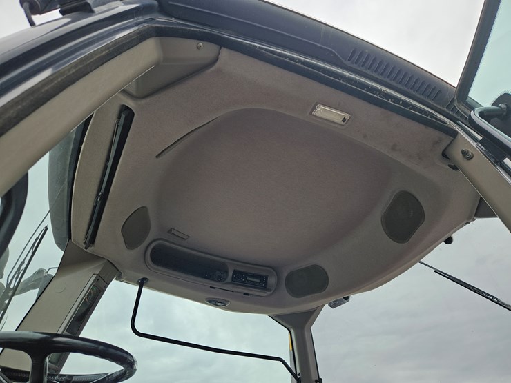 2009-case-ih-magnum-210-image-13