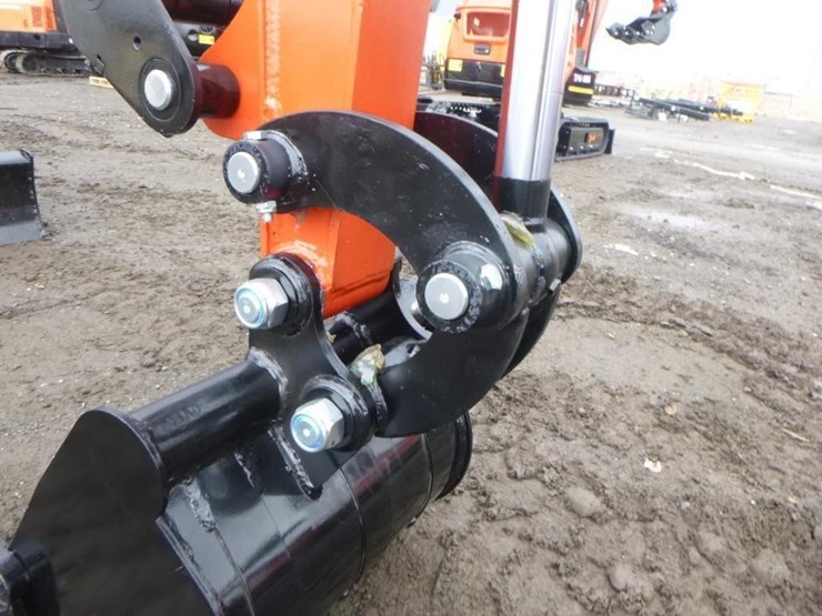 2025-tpm-18bs-hydraulic-excavator-image-11