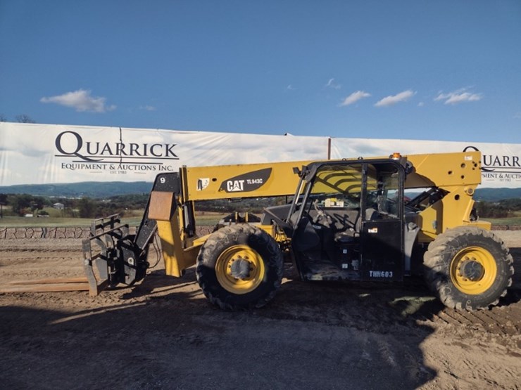 caterpillar-tl943c-image-1