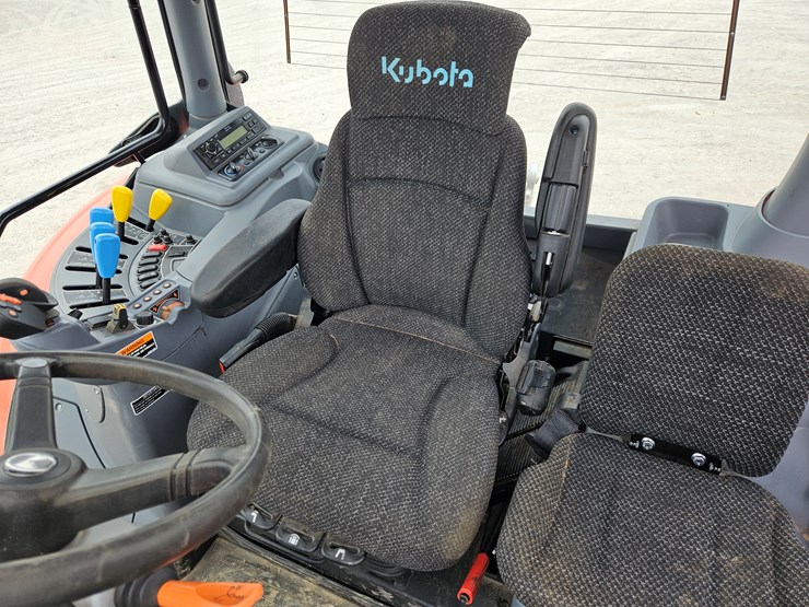 2020-kubota-m7-132-image-13