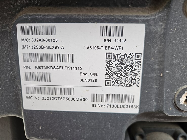 2020-kubota-m7-132-image-19