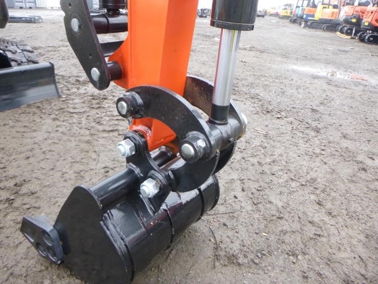 2025-tpm-18k-hydraulic-excavator-image-11