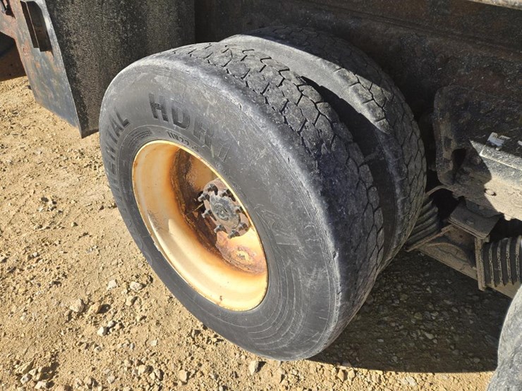 2014-international-7400-image-4