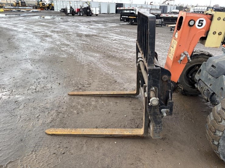 2013-jlg-g5-18a-image-9