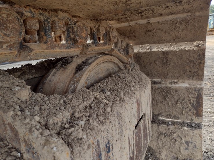 deere-225d-lc-image-28