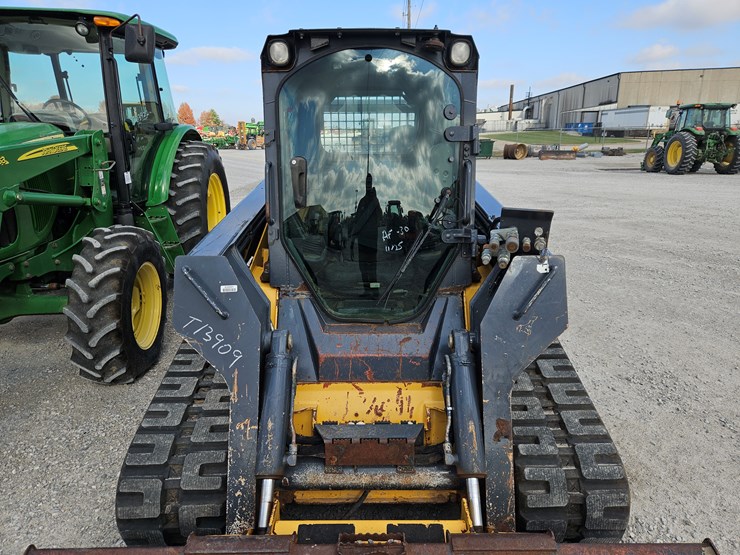 2010-deere-333d-image-4