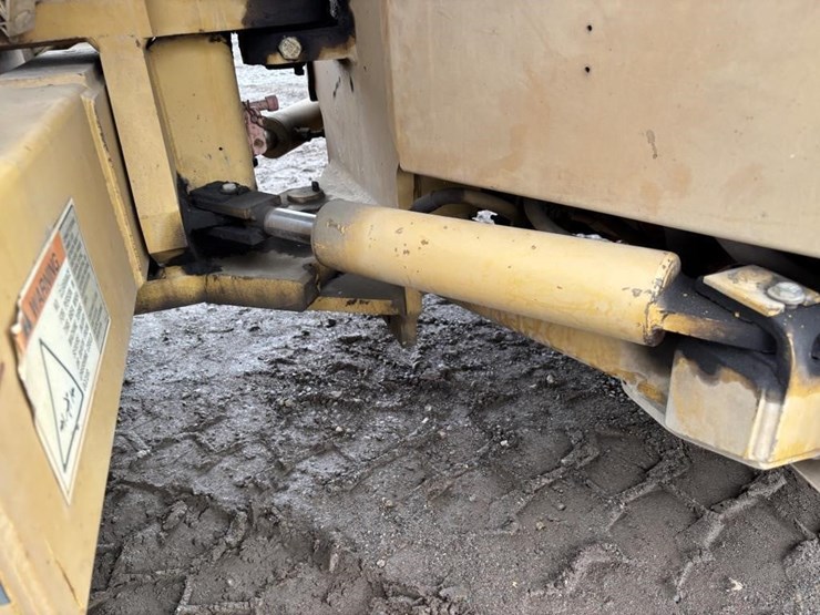 caterpillar-cb-434c-image-19