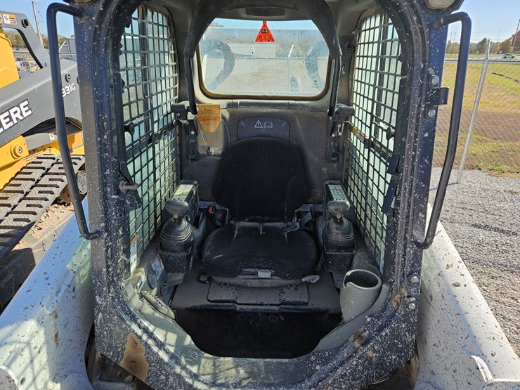 2020-bobcat-t870-image-8