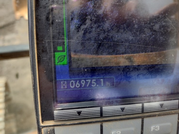 komatsu-pc290-lc-11-image-6